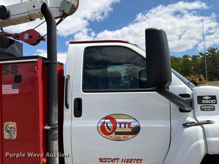 image for item FK0180 2006 Chevrolet C5500 utility / service truck
