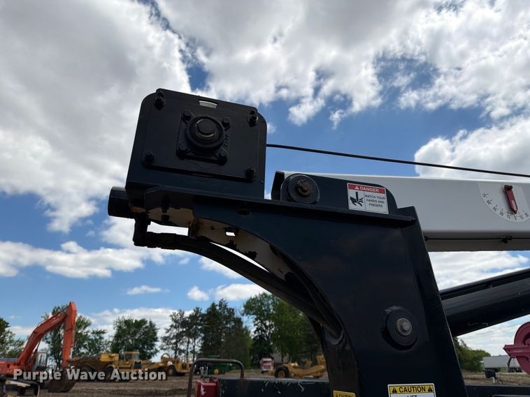 image for item FK0180 2006 Chevrolet C5500 utility / service truck