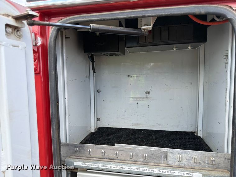 image for item FK0180 2006 Chevrolet C5500 utility / service truck