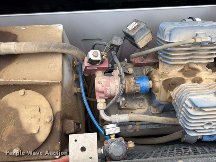 image for item FK0180 2006 Chevrolet C5500 utility / service truck
