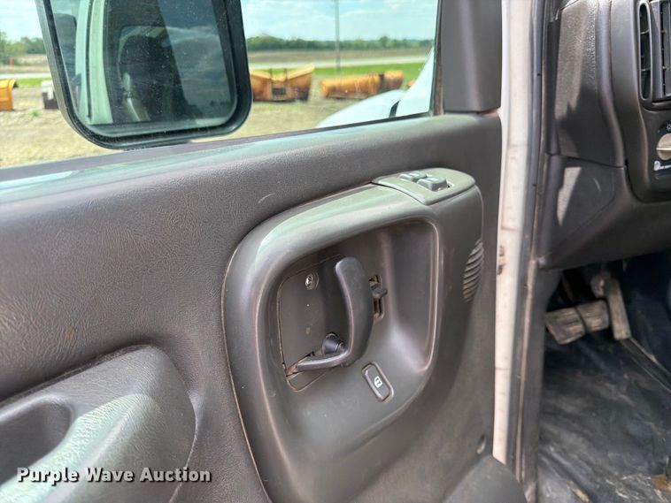 image for item FK0180 2006 Chevrolet C5500 utility / service truck