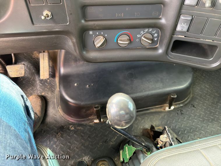 image for item FK0180 2006 Chevrolet C5500 utility / service truck