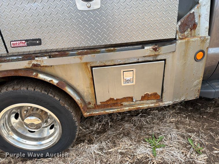 image for item FK0182 2012 Ford F450 Super Duty Crew Cab flatbed truck