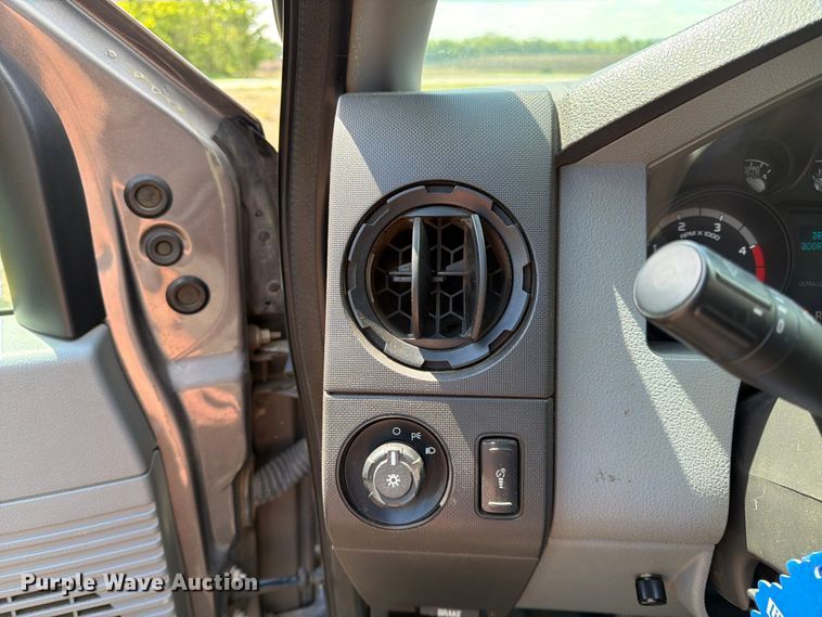 image for item FK0182 2012 Ford F450 Super Duty Crew Cab flatbed truck