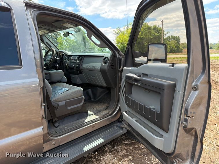 image for item FK0182 2012 Ford F450 Super Duty Crew Cab flatbed truck