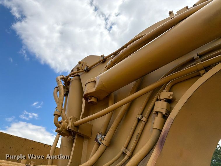 image for item FK0184 1994 Caterpillar 621E conventional scraper 