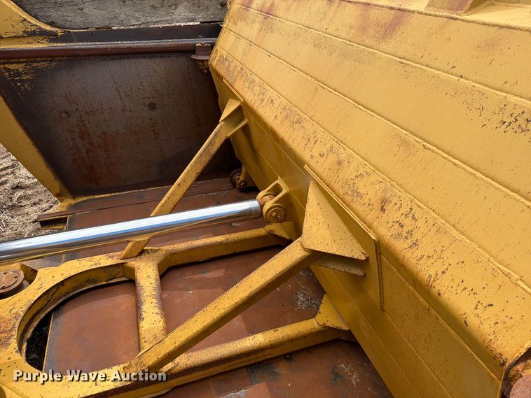 image for item FK0184 1994 Caterpillar 621E conventional scraper 