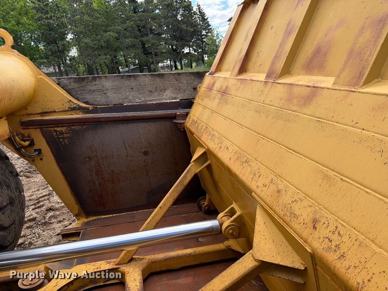 image for item FK0184 1994 Caterpillar 621E conventional scraper 