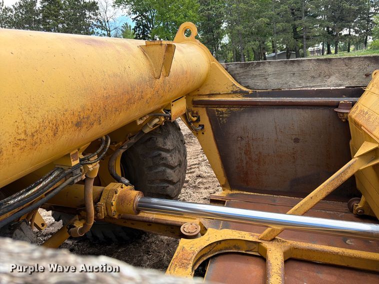 image for item FK0184 1994 Caterpillar 621E conventional scraper 