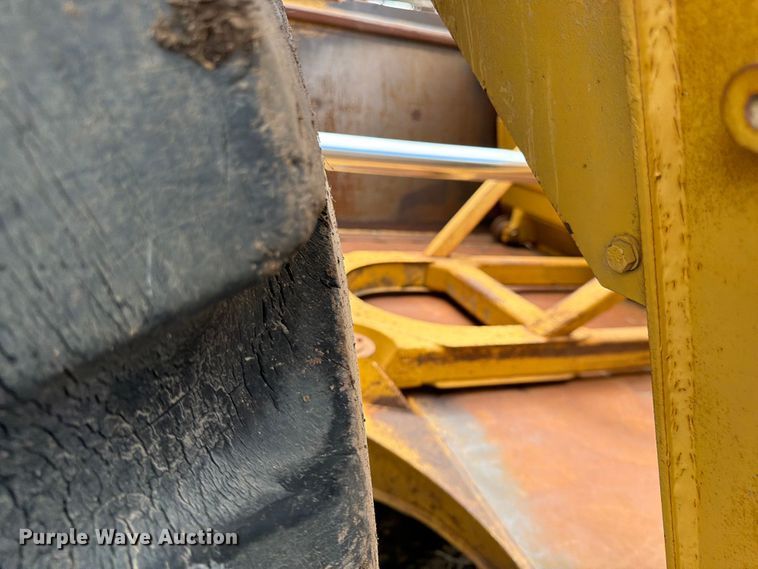 image for item FK0184 1994 Caterpillar 621E conventional scraper 