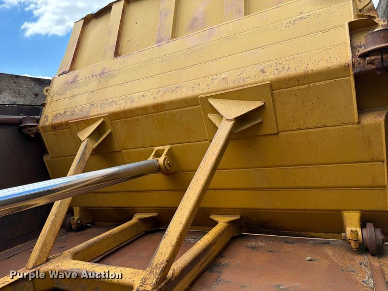 image for item FK0184 1994 Caterpillar 621E conventional scraper 