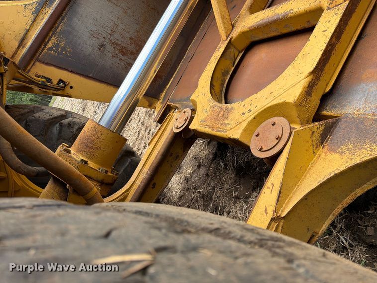 image for item FK0184 1994 Caterpillar 621E conventional scraper 