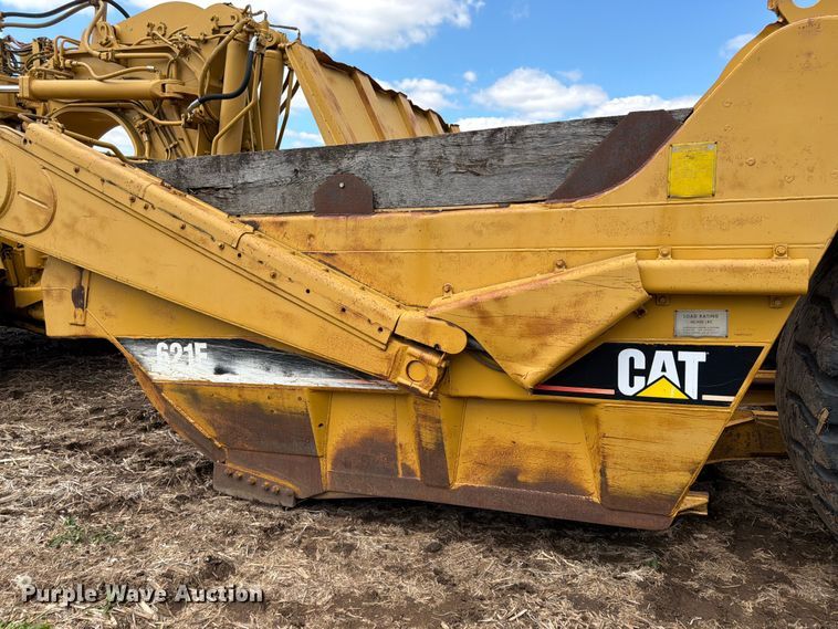 image for item FK0184 1994 Caterpillar 621E conventional scraper 