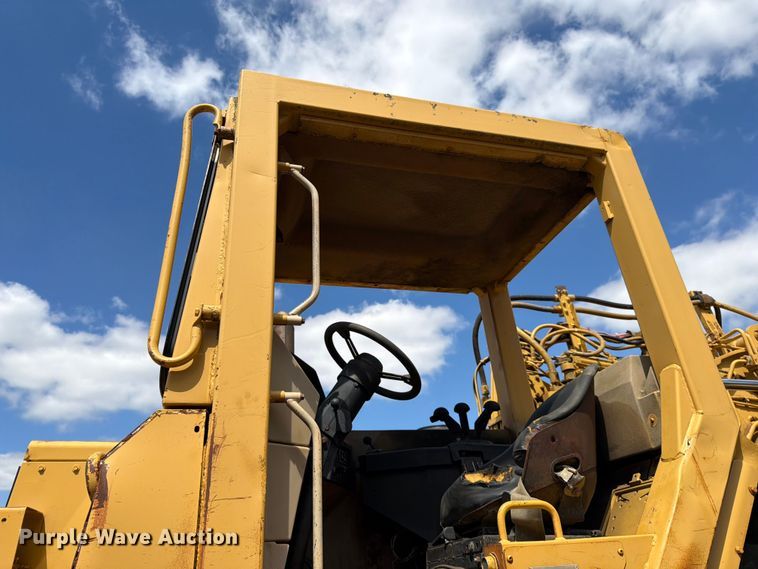 image for item FK0184 1994 Caterpillar 621E conventional scraper 