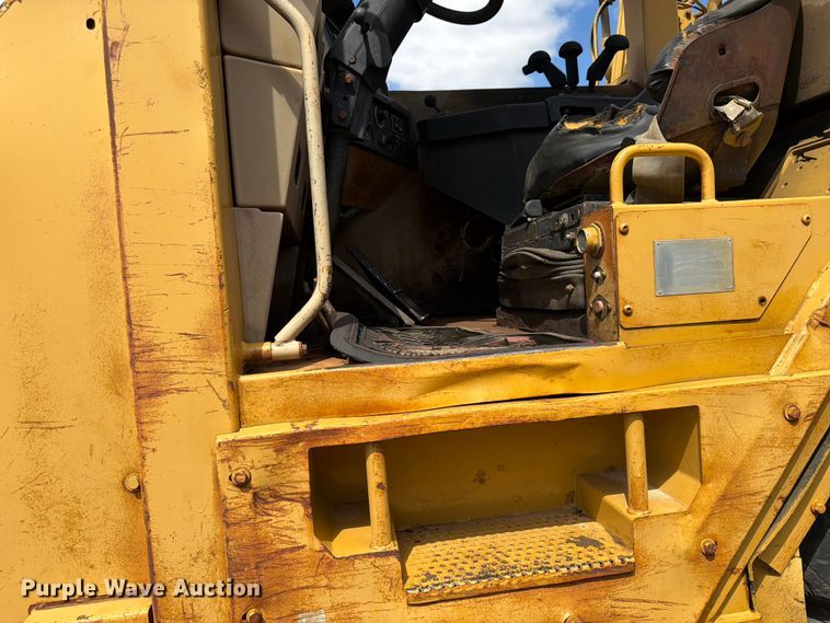 image for item FK0184 1994 Caterpillar 621E conventional scraper 