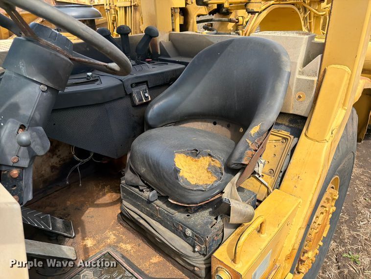 image for item FK0184 1994 Caterpillar 621E conventional scraper 