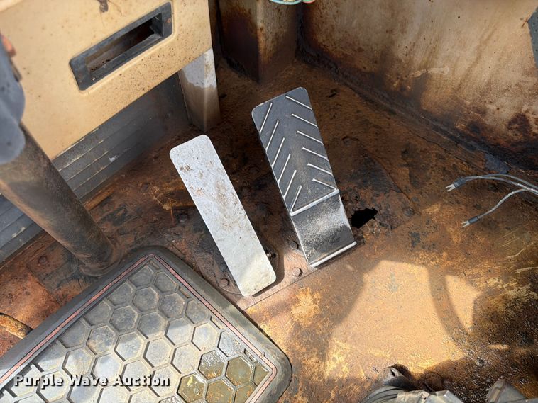 image for item FK0184 1994 Caterpillar 621E conventional scraper 