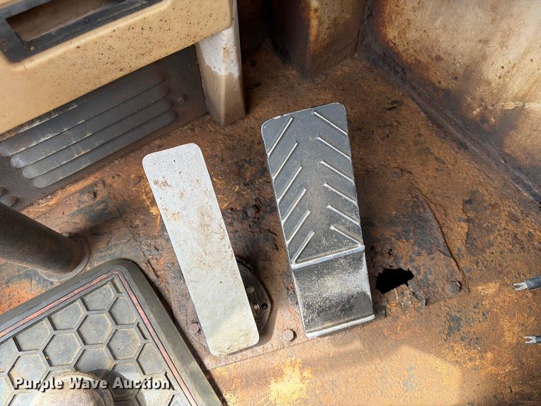 image for item FK0184 1994 Caterpillar 621E conventional scraper 