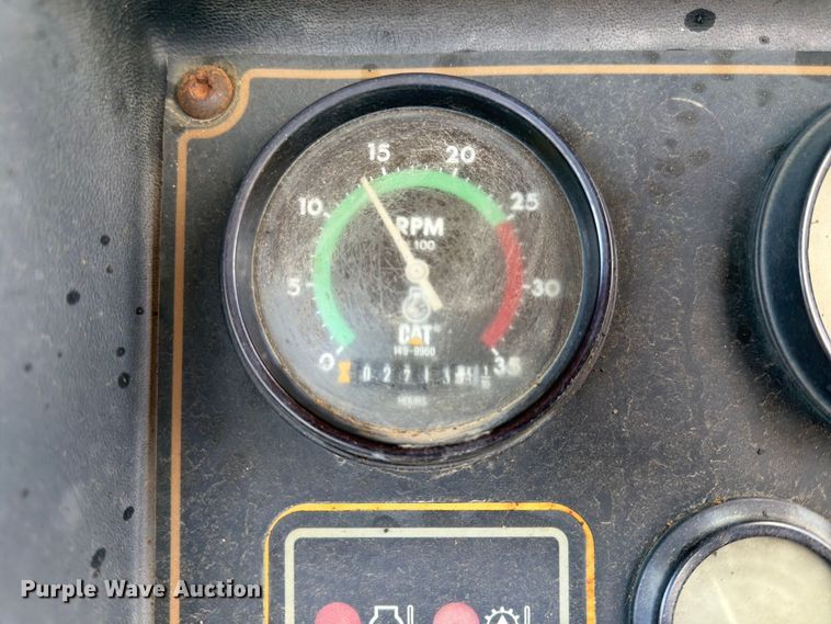image for item FK0184 1994 Caterpillar 621E conventional scraper 