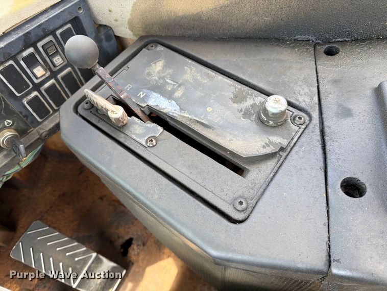 image for item FK0184 1994 Caterpillar 621E conventional scraper 