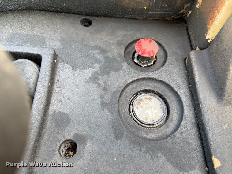 image for item FK0184 1994 Caterpillar 621E conventional scraper 