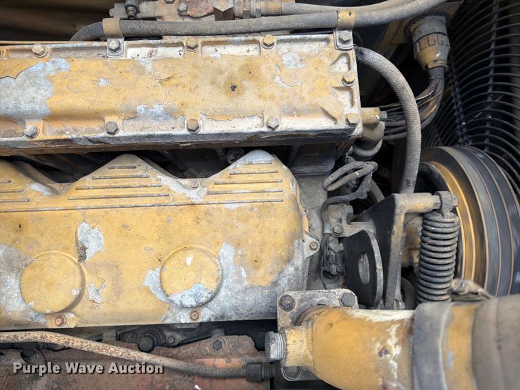 image for item FK0184 1994 Caterpillar 621E conventional scraper 