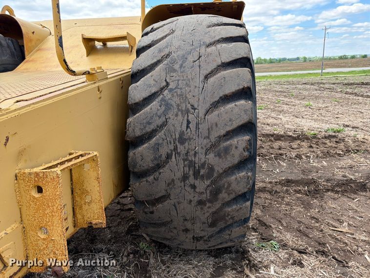 image for item FK0184 1994 Caterpillar 621E conventional scraper 