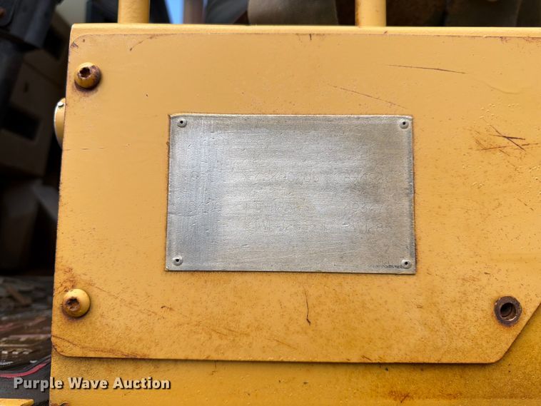 image for item FK0184 1994 Caterpillar 621E conventional scraper 