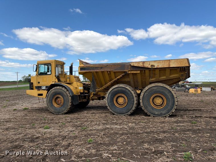 image for item FK0185 1993 Caterpillar D400D articulated haul truck