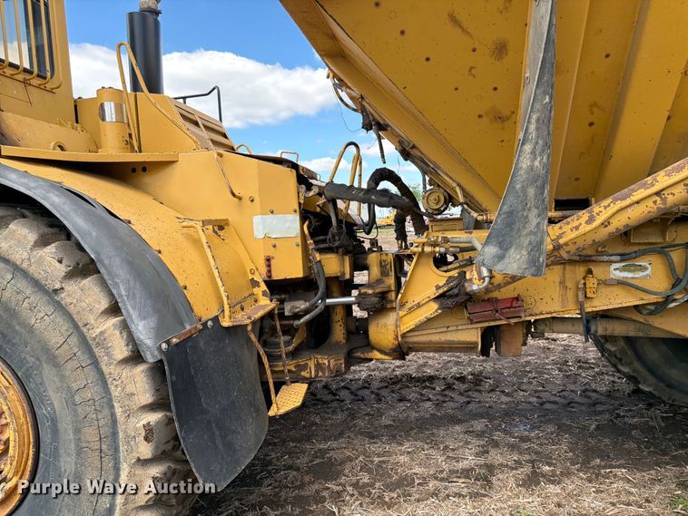 image for item FK0185 1993 Caterpillar D400D articulated haul truck