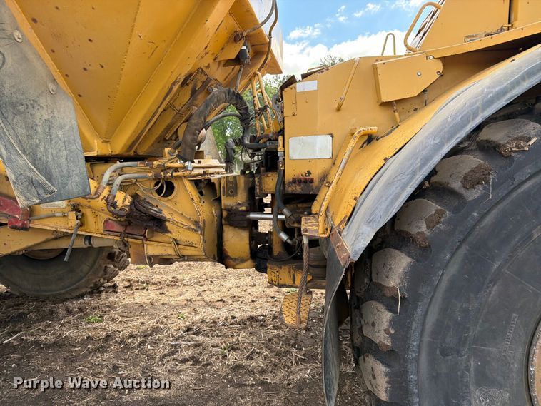 image for item FK0185 1993 Caterpillar D400D articulated haul truck