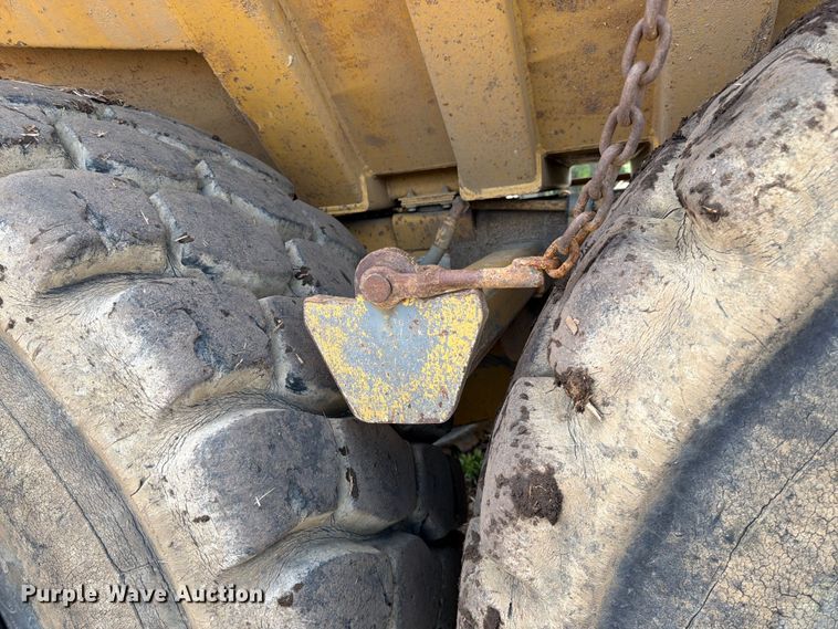 image for item FK0185 1993 Caterpillar D400D articulated haul truck
