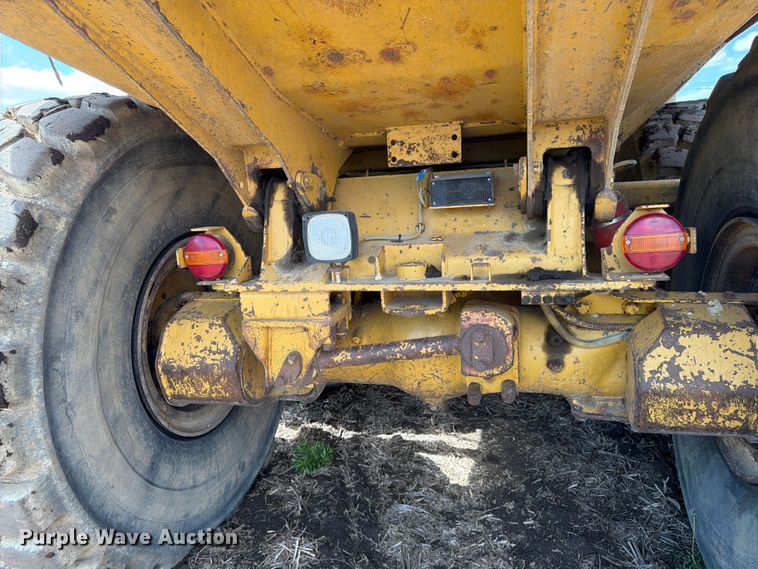 image for item FK0185 1993 Caterpillar D400D articulated haul truck