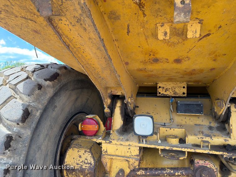 image for item FK0185 1993 Caterpillar D400D articulated haul truck