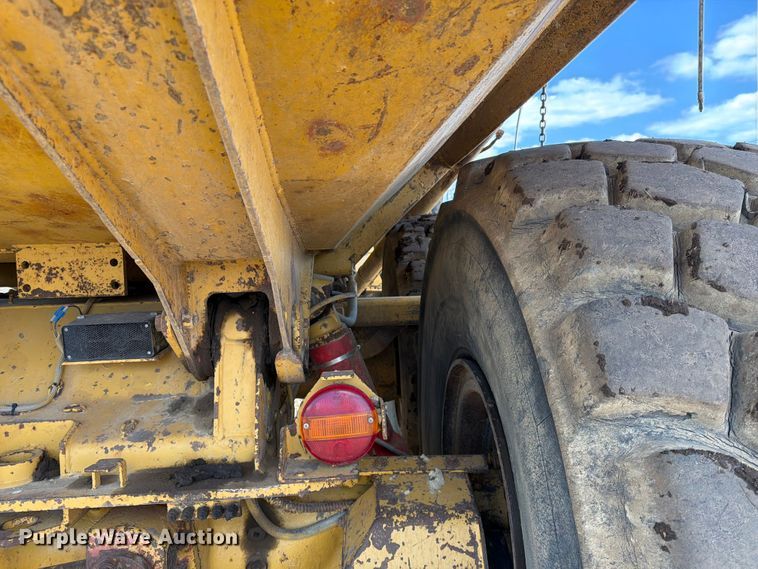 image for item FK0185 1993 Caterpillar D400D articulated haul truck