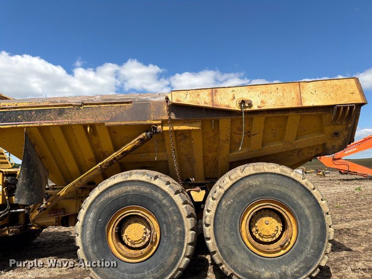 image for item FK0185 1993 Caterpillar D400D articulated haul truck