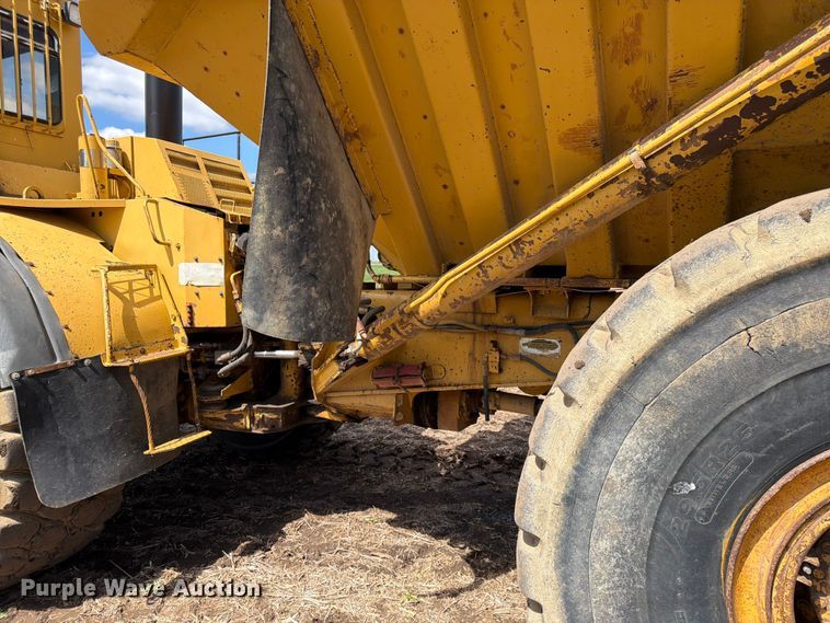 image for item FK0185 1993 Caterpillar D400D articulated haul truck