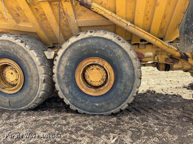 image for item FK0185 1993 Caterpillar D400D articulated haul truck