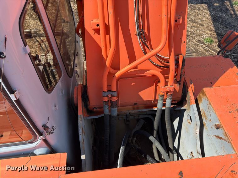 image for item FK0186 1999 Hitachi EX330LC-5 excavator