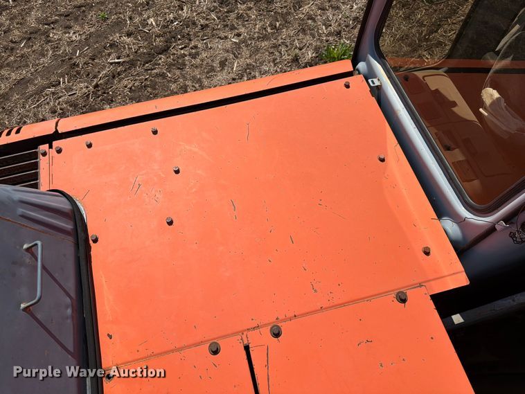 image for item FK0186 1999 Hitachi EX330LC-5 excavator