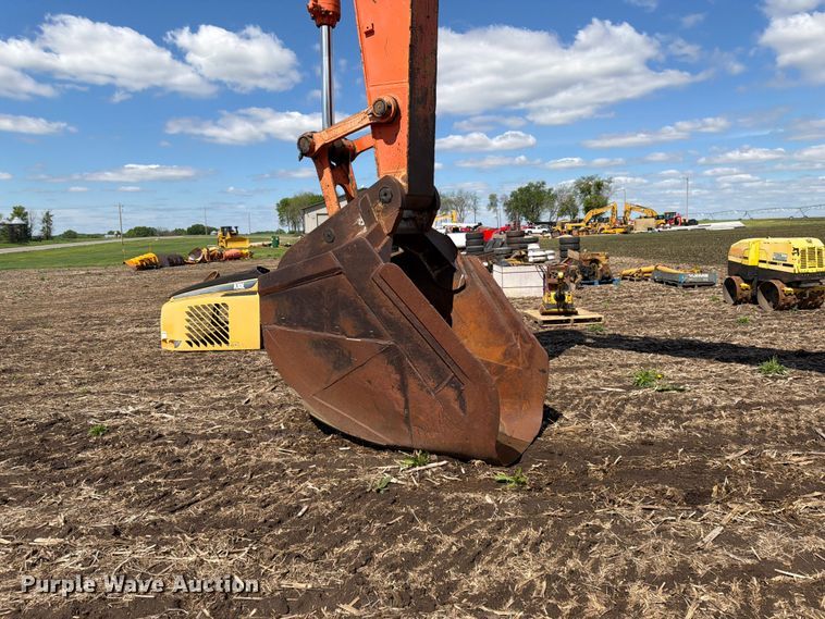 image for item FK0186 1999 Hitachi EX330LC-5 excavator