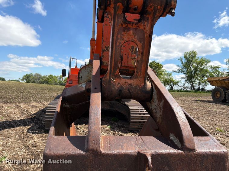 image for item FK0186 1999 Hitachi EX330LC-5 excavator