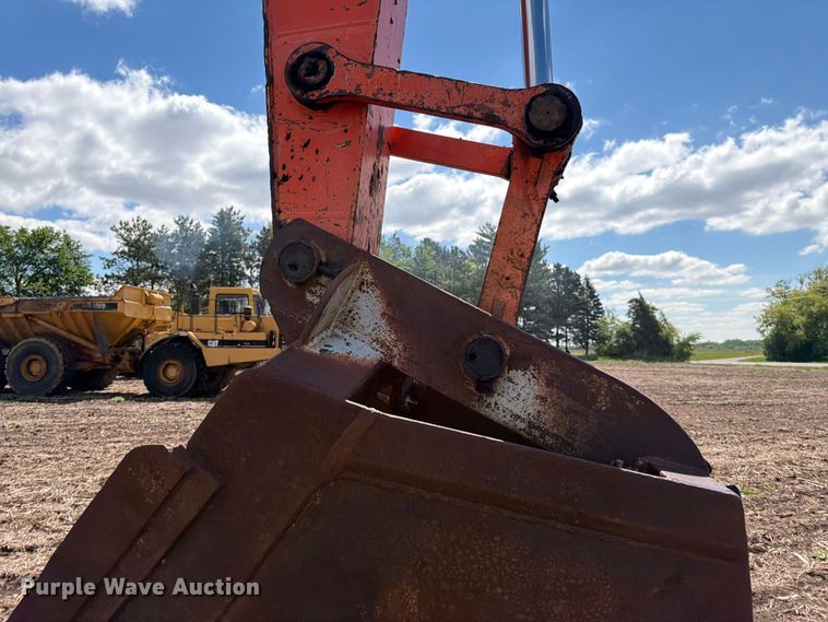 image for item FK0186 1999 Hitachi EX330LC-5 excavator