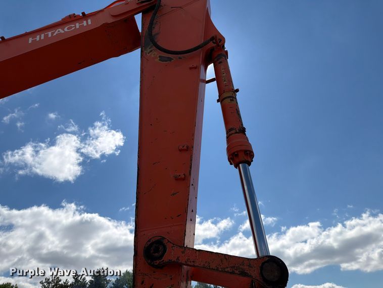 image for item FK0186 1999 Hitachi EX330LC-5 excavator
