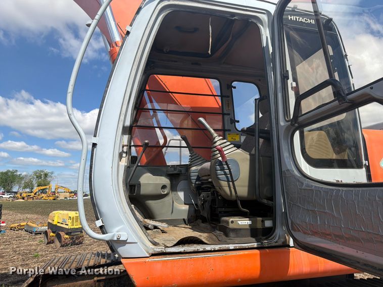 image for item FK0186 1999 Hitachi EX330LC-5 excavator