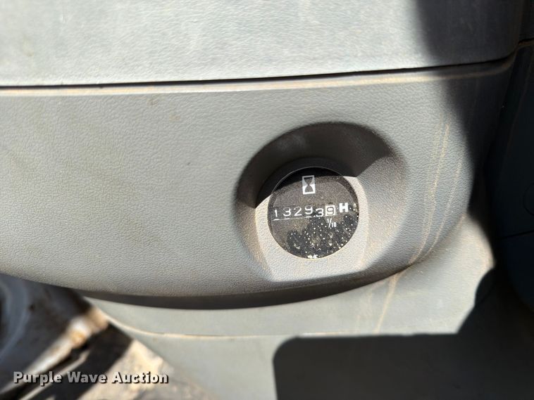image for item FK0186 1999 Hitachi EX330LC-5 excavator