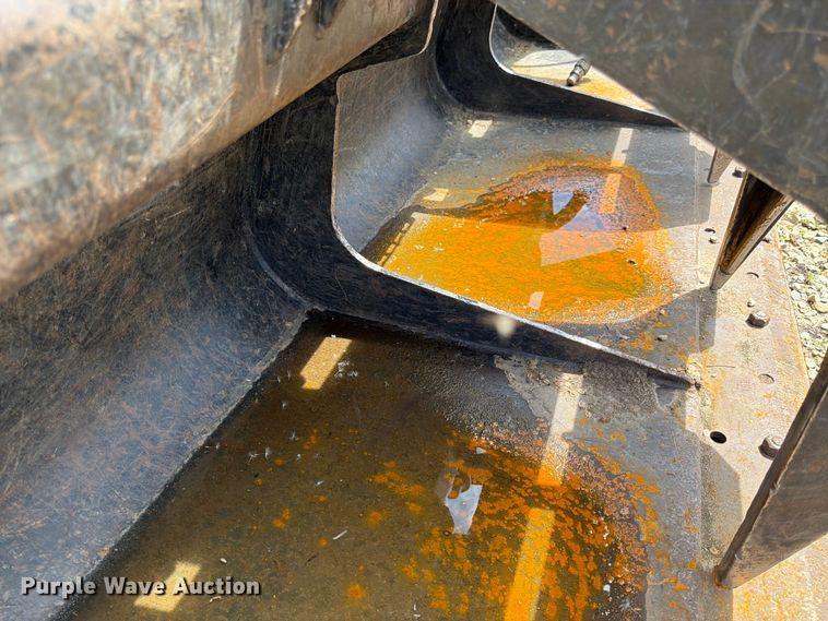 image for item FK0188 2013 Caterpillar skid steer grapple bucket