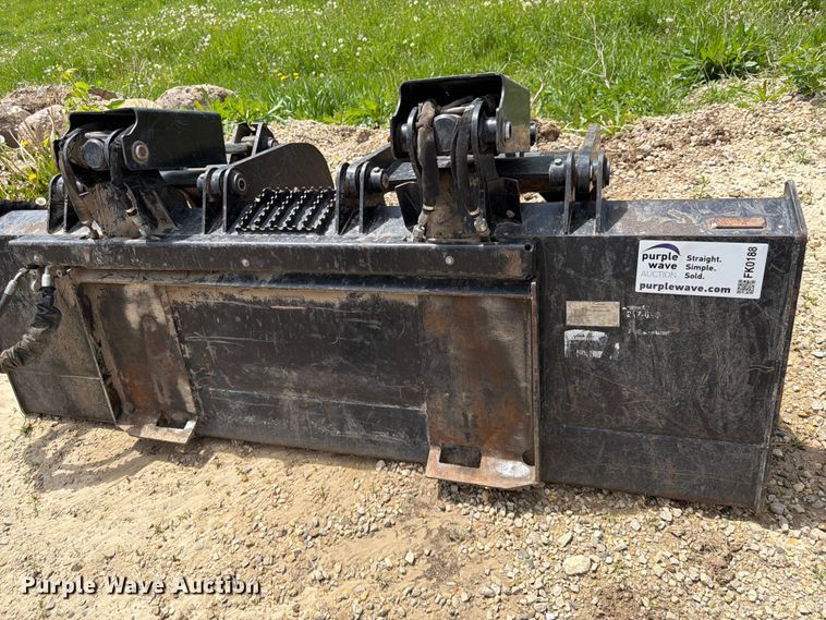 image for item FK0188 2013 Caterpillar skid steer grapple bucket