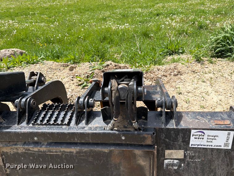 image for item FK0188 2013 Caterpillar skid steer grapple bucket