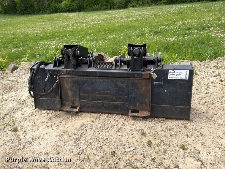 image for item FK0189 Caterpillar skid steer grapple bucket